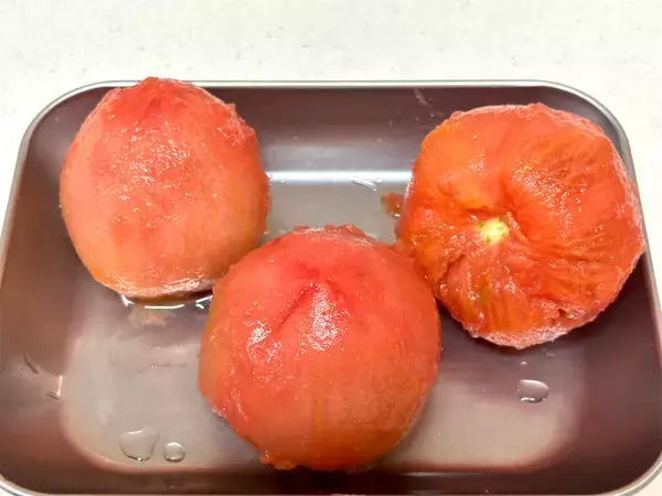 「【昭和のトマトスープ】揚げじゃがクルトンが絶品すぎる！トマトを煮込むのは「和風だし」だって!?」の画像