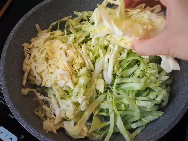 「【トースターですぐ作れる】キャベツの甘みが優勝する「豆乳キッシュ」作ってみた！パイ生地も不要でお手軽♪」の画像