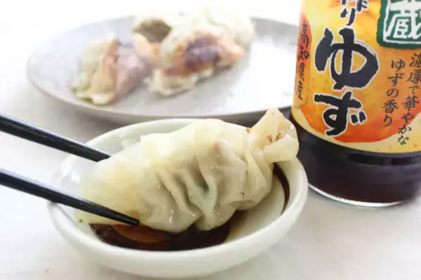 「【バター偏愛】マニアな長尾さん考案「バター餃子」に挑戦！クロワッサンみたい⁉【我流しか勝たん！】」の画像