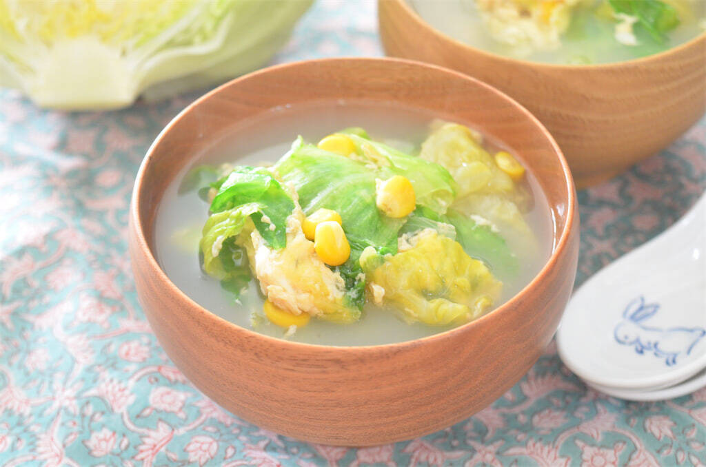 【レタスの新定番】冬は断然スープがいい！コーンと卵入り「中華風スープ」作ってみた♪これはホッとする♡