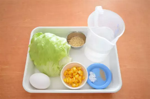 「【レタスの新定番】冬は断然スープがいい！コーンと卵入り「中華風スープ」作ってみた♪これはホッとする♡」の画像