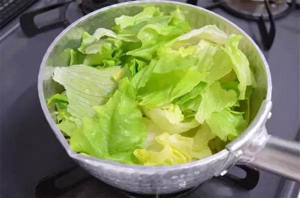 「【レタスの新定番】冬は断然スープがいい！コーンと卵入り「中華風スープ」作ってみた♪これはホッとする♡」の画像