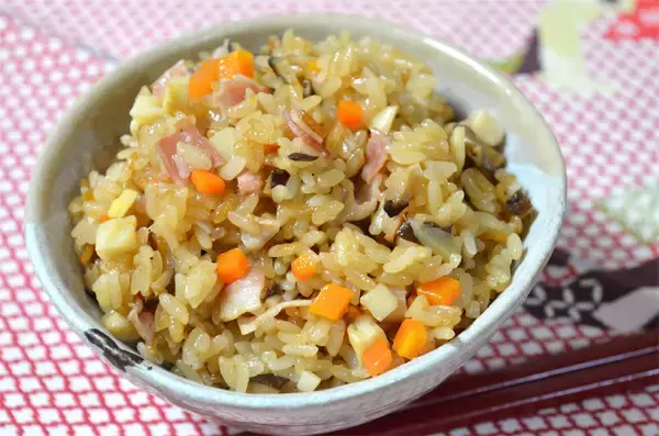 「【農家直伝】蒸し器不要！炊飯器でモッチモチな「簡単ちまき風」作ってみた！確かにあの葉っぱの中身だ♪」の画像