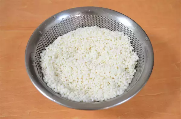 「【農家直伝】蒸し器不要！炊飯器でモッチモチな「簡単ちまき風」作ってみた！確かにあの葉っぱの中身だ♪」の画像