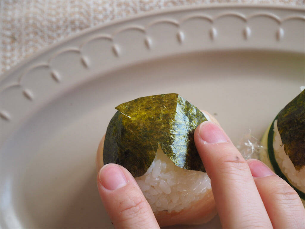 【おにぎりでひな人形】生ハム＆きゅうりで巻いて「おひなさまプレート」にしてみた！キュートさ120％♡