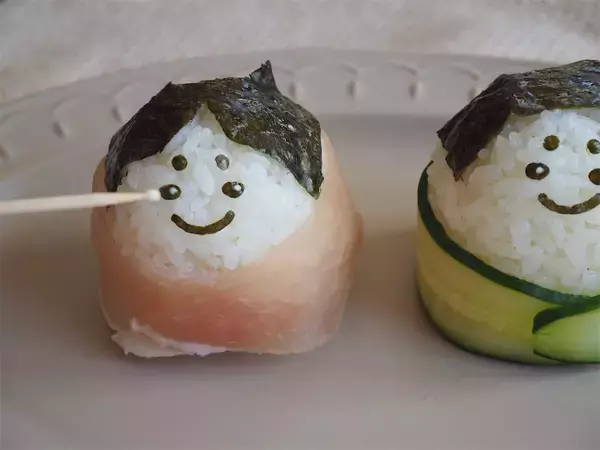 「【おにぎりでひな人形】生ハム＆きゅうりで巻いて「おひなさまプレート」にしてみた！キュートさ120％♡」の画像