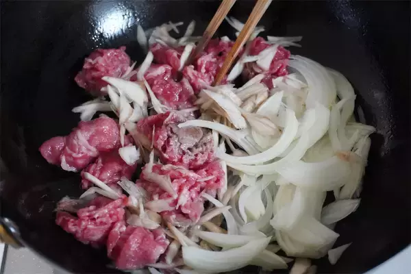 「ブラジルの粉モン「パステル」がカリモチッうま～！具は肉じゃが風なの♡ぜひ国産小麦粉で！【農家直伝】」の画像