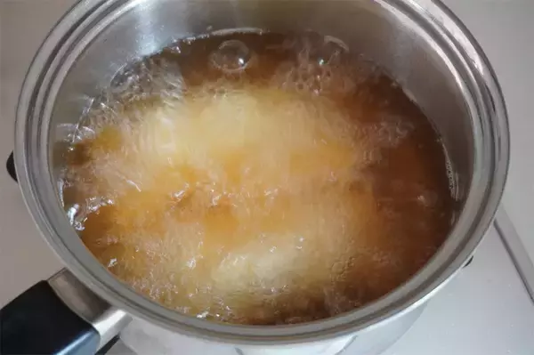 「ブラジルの粉モン「パステル」がカリモチッうま～！具は肉じゃが風なの♡ぜひ国産小麦粉で！【農家直伝】」の画像