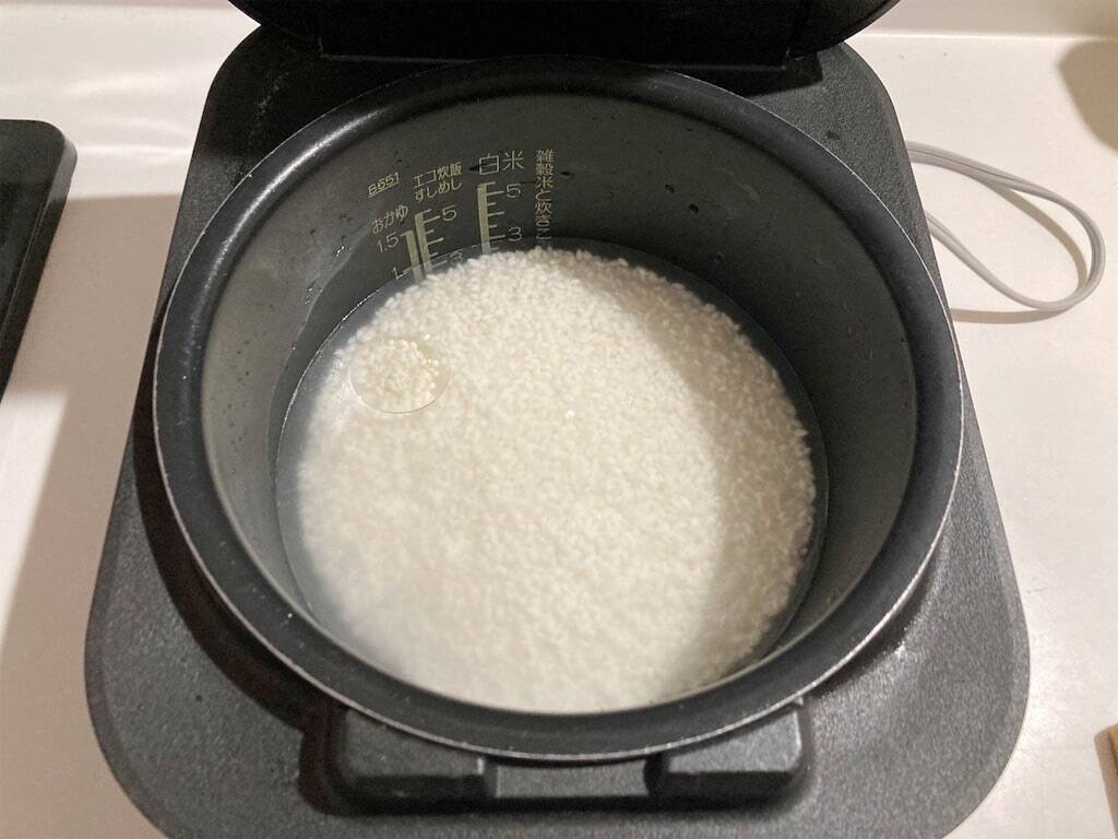 【1万個以上握った達人が教える】裏ワザ連発「塩おにぎりの握り方」試してみた！覚えたら一生役立つよ♡