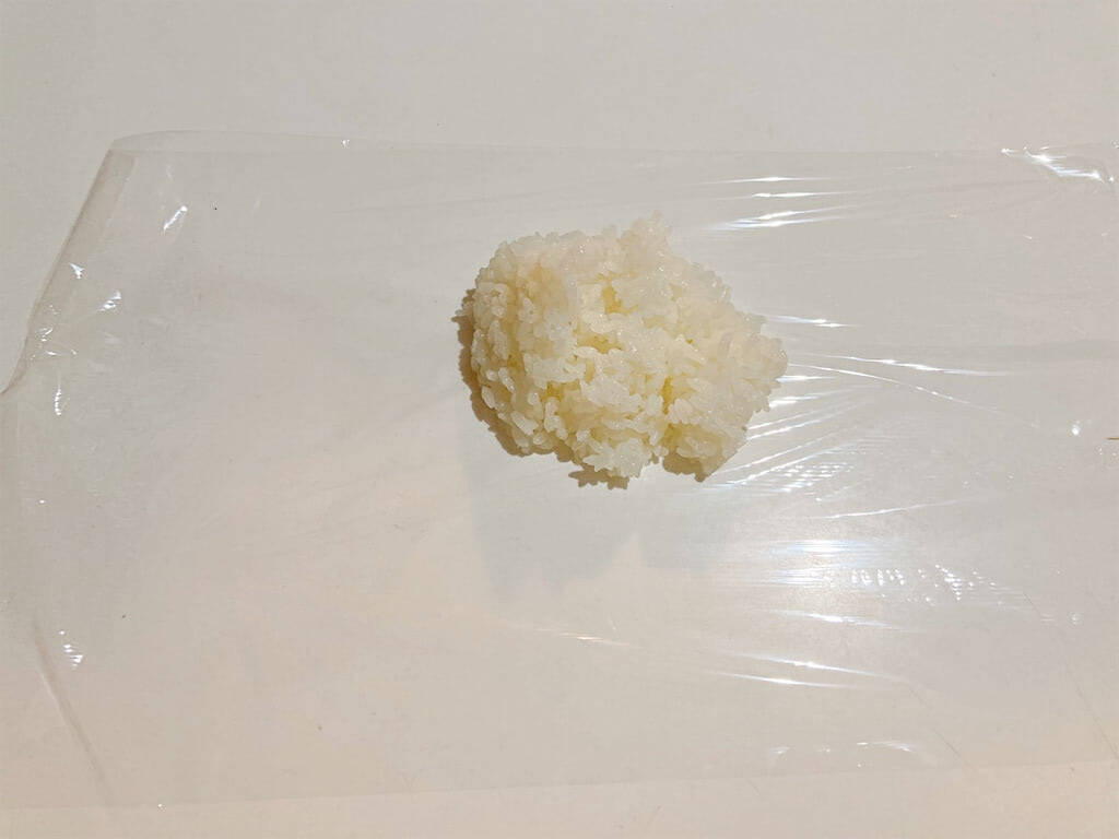 【1万個以上握った達人が教える】裏ワザ連発「塩おにぎりの握り方」試してみた！覚えたら一生役立つよ♡