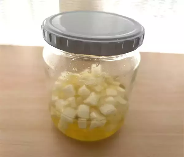 「【おばあちゃんの乾燥対策】材料2つでうるおい補給「ハチミツ大根」作ってみた！優しくて甘〜い♡」の画像