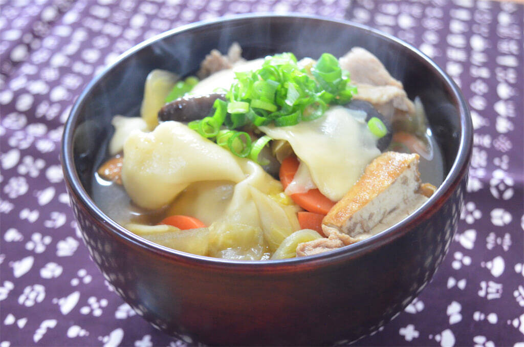 「一晩寝かせる」ワザでとろける喉越しに激変！鹿児島県の郷土料理「団子汁」作ってみた！ほっこり温まる♡