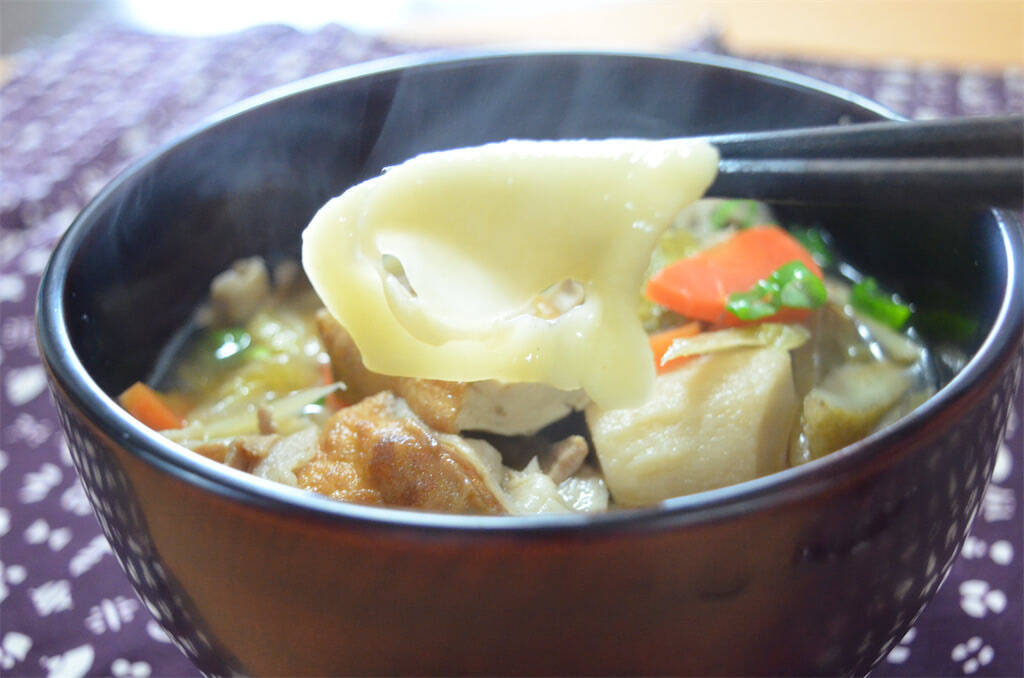 「一晩寝かせる」ワザでとろける喉越しに激変！鹿児島県の郷土料理「団子汁」作ってみた！ほっこり温まる♡