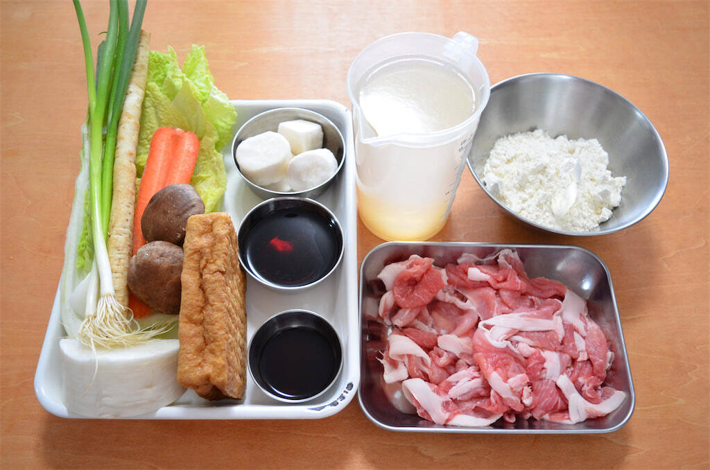 「一晩寝かせる」ワザでとろける喉越しに激変！鹿児島県の郷土料理「団子汁」作ってみた！ほっこり温まる♡