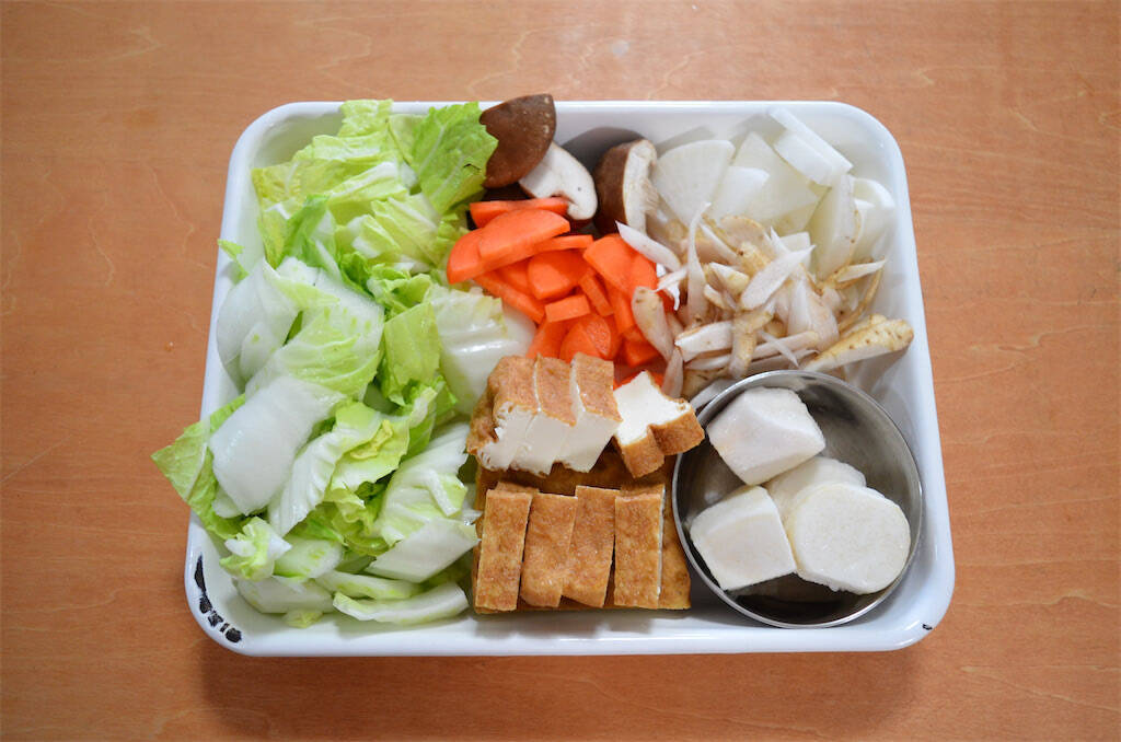 「一晩寝かせる」ワザでとろける喉越しに激変！鹿児島県の郷土料理「団子汁」作ってみた！ほっこり温まる♡