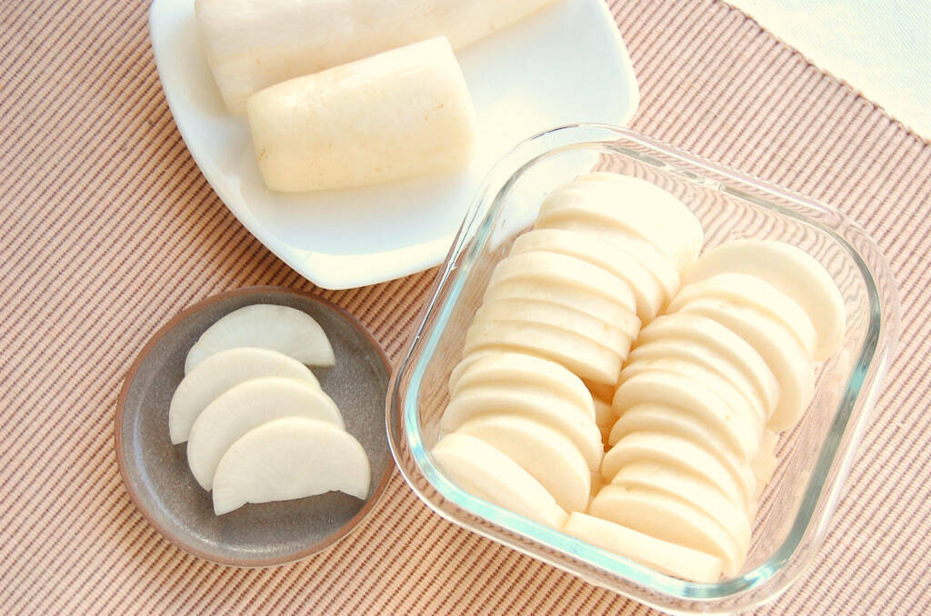 【熟成の7日間】袋に入れてじっと待つ♡大根1本と家にある調味料で出来る「自家製たくあん」作ってみた