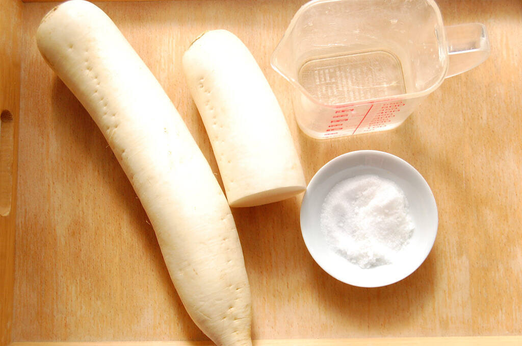 【熟成の7日間】袋に入れてじっと待つ♡大根1本と家にある調味料で出来る「自家製たくあん」作ってみた