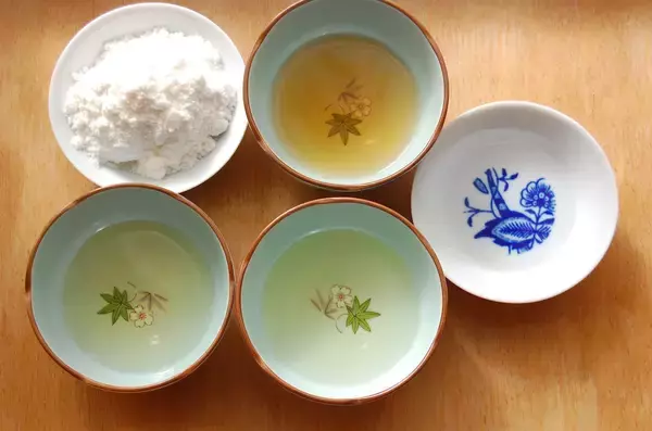 「【熟成の7日間】袋に入れてじっと待つ♡大根1本と家にある調味料で出来る「自家製たくあん」作ってみた」の画像