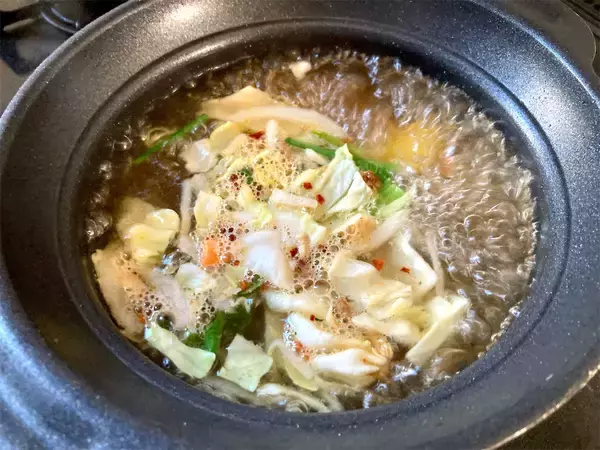 「【馬場ごはん】豚バラ×スパムで旨味爆発！欲望の「悪魔のプデチゲ」に挑戦！辛味とコクで深い味わい♡」の画像