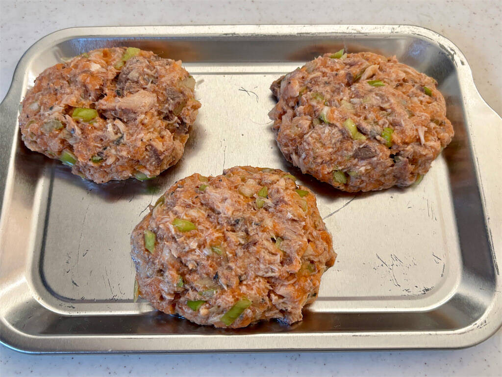 魚臭さゼロ！87年前の知恵レシピ「サバ缶バーグ」が新感覚だった♪感動レベルのふっくら仕上げの秘訣とは？