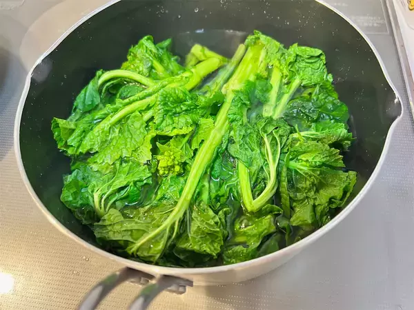 「【カリカリに炒めて優勝！】春なので「菜の花のじゃこ和え」作ってみた！ゴマ＆ゴマ油で香ばし度100倍♪」の画像