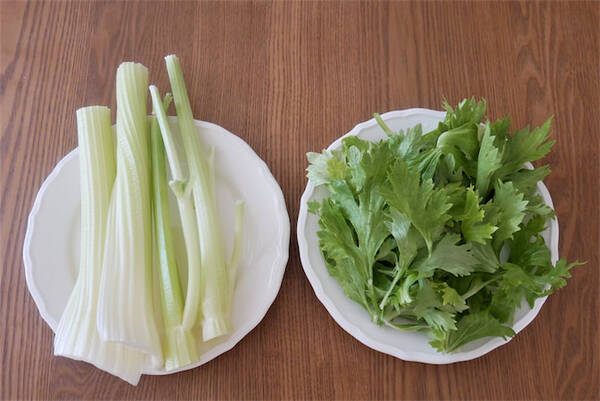 セロリの保存法 長持ちさせるには 葉と茎を分ける が鉄則 さらに 蒸らし炒め 保存でもっとおいしい 22年4月22日 エキサイトニュース