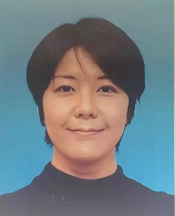 「【証明写真の裏ワザ】免許証の写真をキレイに撮るコツを試してみた！3つの注意点とは⁉衝撃のアフター！」の画像