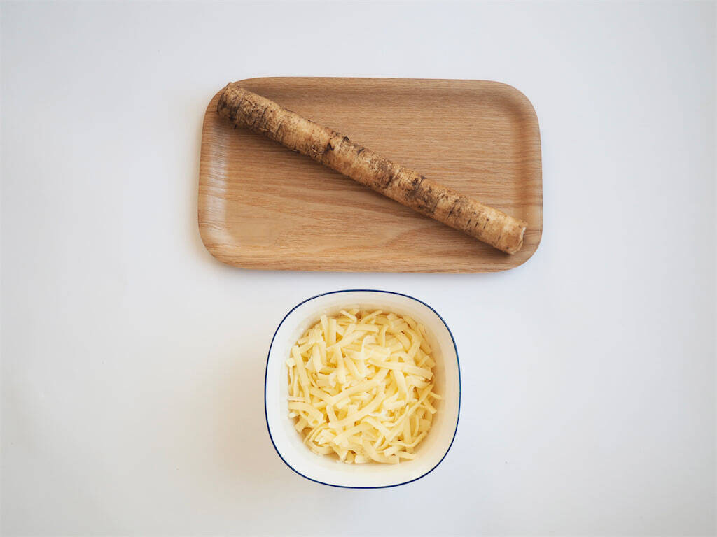 【もうごぼうは余らない】レンチンで香ばしスナック爆誕♪新ごぼうとチーズで「カリカリチップス」作ってみた！