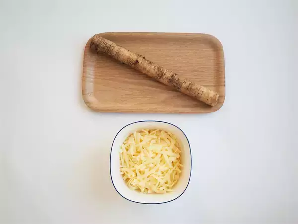 「【もうごぼうは余らない】レンチンで香ばしスナック爆誕♪新ごぼうとチーズで「カリカリチップス」作ってみた！」の画像