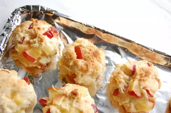 「砂糖も卵もバターも不使用！ホケミで「りんごの果肉ゴロゴロクッキー」に挑戦♪ジューシーなクッキー⁉」の画像