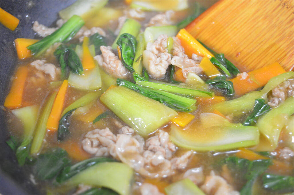 【中華丼にオリーブオイル!?】さらに「〇〇のすりおろし」で旨味爆発！新感覚の「あんかけ丼」作ってみた♪