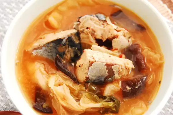 「【花粉症対抗レシピ!?】ビタミンDたっぷりな「サバ缶とキムチのみそ煮」作ってみた！5分で作れたよ〜」の画像