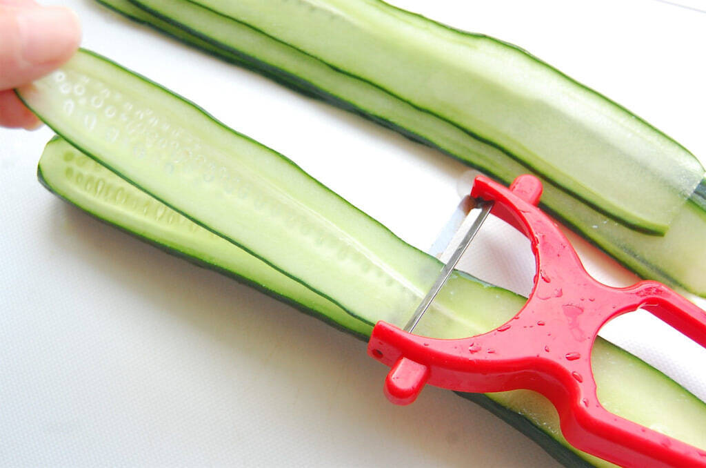 【きゅうり大量消費】薄切りきゅうりをクルクル巻いて…これはもはや、料亭の一品！「胡瓜★やばい漬け」作ってみた♪