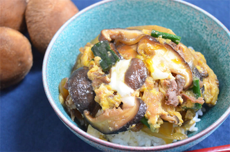 【きのこが主役】「肉より旨い」は本当だった!?「しいたけ丼」作ってみた！噛むとダシが溢れるぞ【農家の秋飯】