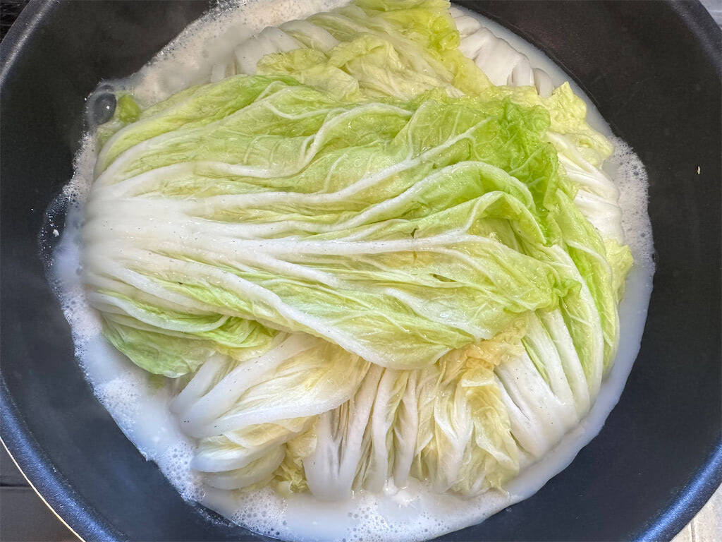【農家直伝】ロールキャベツならぬ「ドーム白菜」作ってみた！包んで煮込むだけで簡単・カワイイ・ウマい〜♡