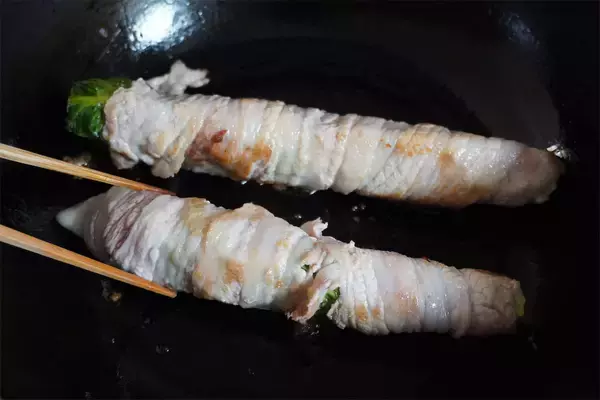 「【旬のロメインレタス】をサラダじゃなくて「肉巻き」にしてみた！加熱で風味と甘味が開花♪【農家直伝】」の画像