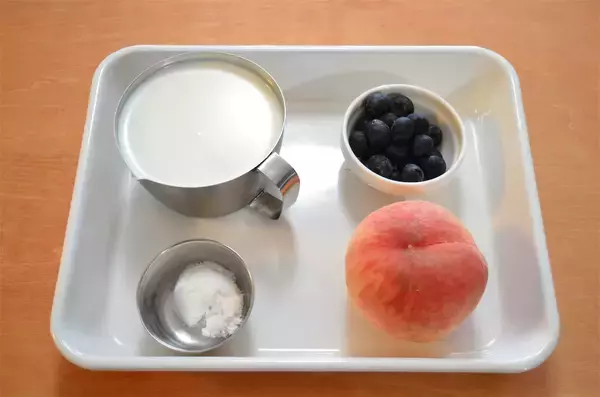 「【5分で作れる贅沢スムージー】桃とブルーベリーで作ってみた！牛乳仕立てでサラリ軽やか【長野の農家激推し】」の画像