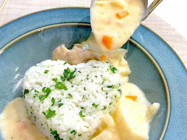 「【かぶ×鶏もも肉】でトロトロ濃厚な「クリーム煮」作ろう！かぶがデザート級に甘っ♡え、ご飯にかけちゃうの!?」の画像