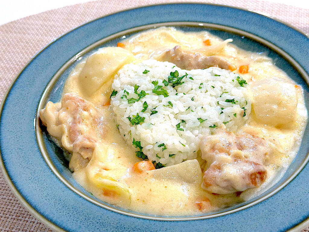 【かぶ×鶏もも肉】でトロトロ濃厚な「クリーム煮」作ろう！かぶがデザート級に甘っ♡え、ご飯にかけちゃうの!?