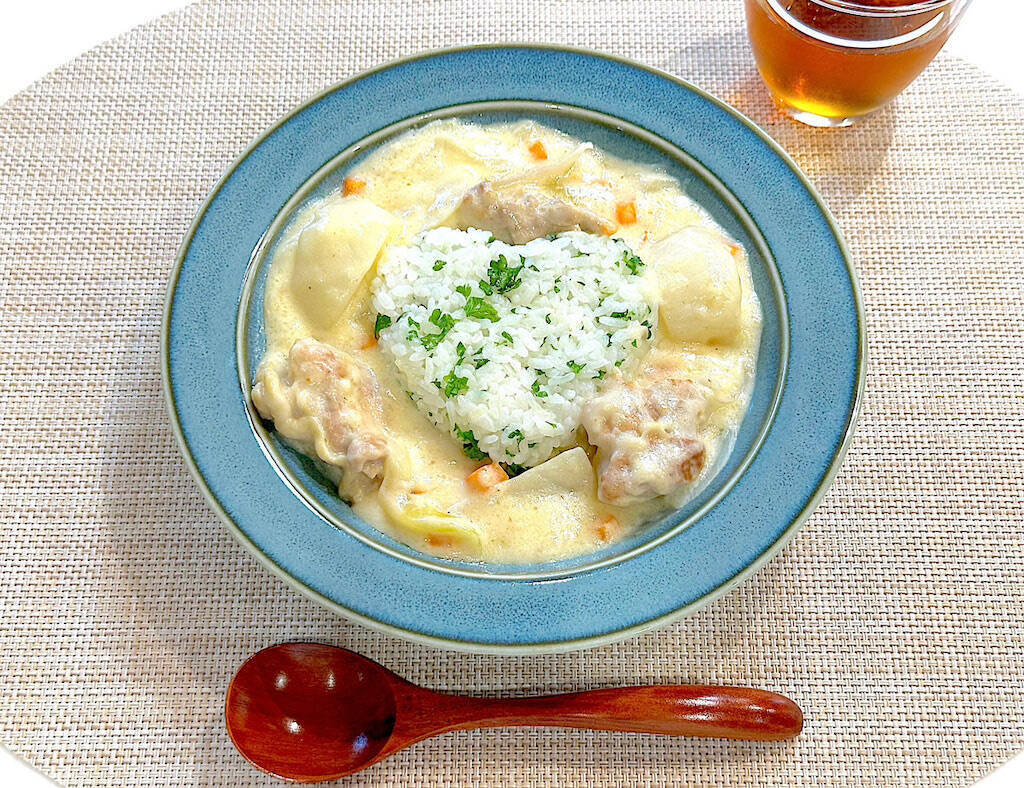 【かぶ×鶏もも肉】でトロトロ濃厚な「クリーム煮」作ろう！かぶがデザート級に甘っ♡え、ご飯にかけちゃうの!?