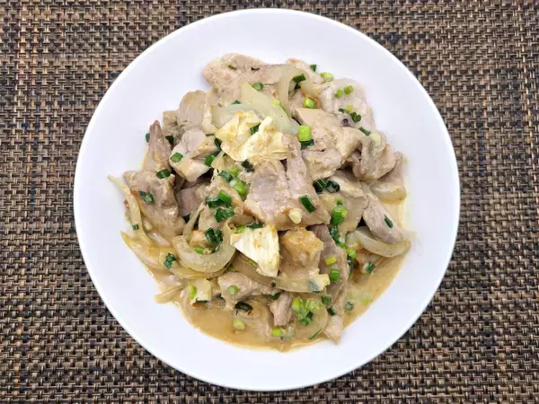 「【シェフ三國の冬はこってり系】チーズをソースに!?ブイヨン使わず「豚肉のカマンベールソース」作ろう！」の画像