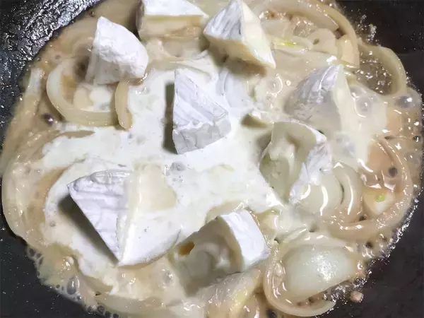 「【シェフ三國の冬はこってり系】チーズをソースに!?ブイヨン使わず「豚肉のカマンベールソース」作ろう！」の画像