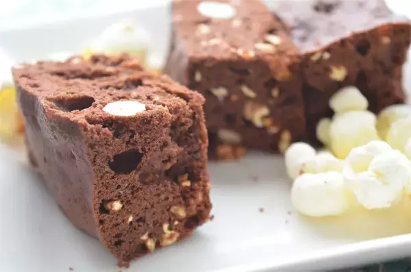 「【腸活スイーツ】「食物繊維たっぷりポップコーン」でチョコブラウニー作ってみた！レンチン一発♪【企業公式】」の画像