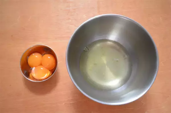 「【天ぷら粉であのカステラを!?】驚異のふわシュワ食感「台湾カステラ」作ってみた！ホントにできたぞ…！」の画像