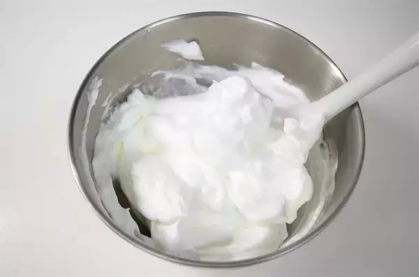 「【天ぷら粉であのカステラを!?】驚異のふわシュワ食感「台湾カステラ」作ってみた！ホントにできたぞ…！」の画像