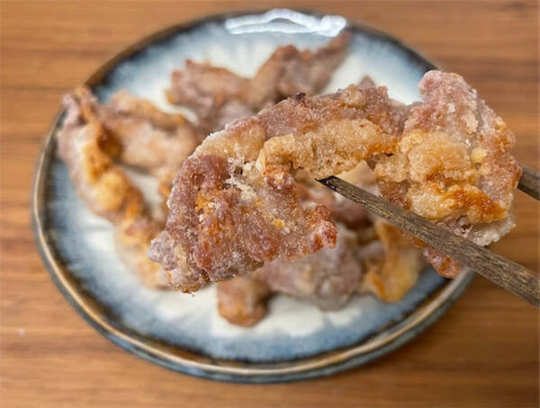 から揚げの裏ワザ 片栗粉と小麦粉ミックスな衣がミソ さっくり食感な 豚こまの塩からあげ 作ってみた 22年10月5日 エキサイトニュース