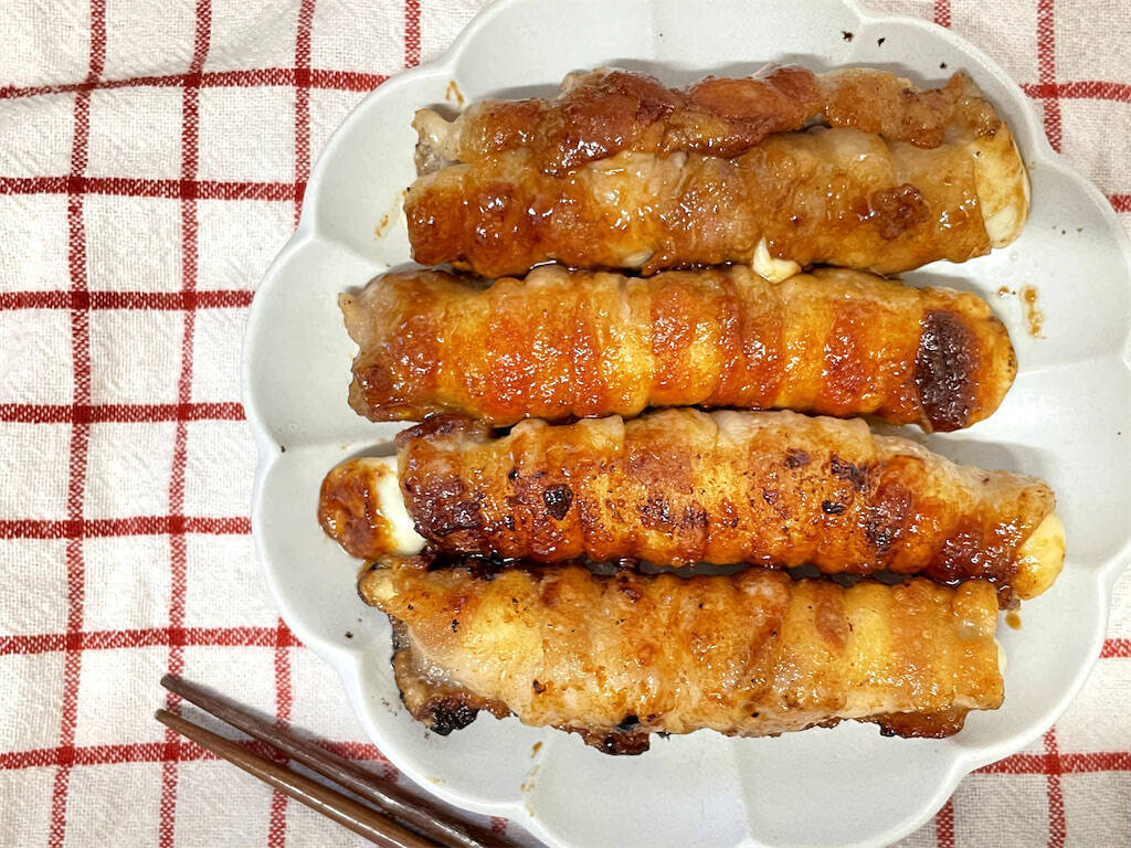 さけるチーズの「豚バラ巻き」作ってみた！材料2つ、巻く→焼く→タレかけるで完成！お酒もご飯もススム！