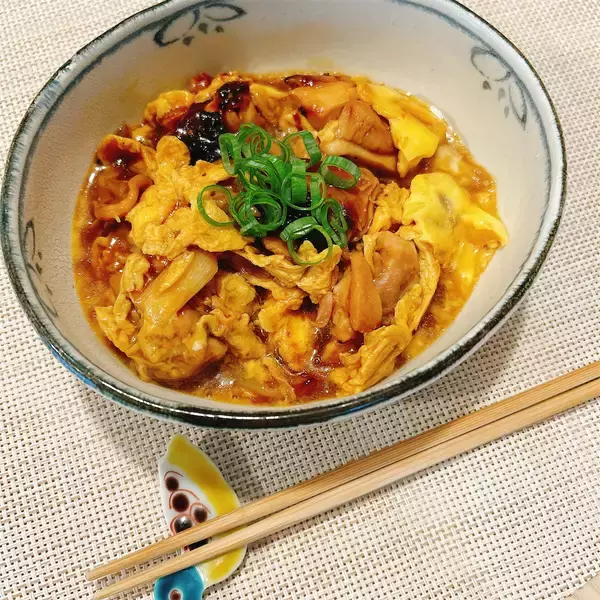 「【思考停止でつくれてウマい！】レンジ7分半で完成する「てりたまチキン」が救世主だった件【キッコーマン】」の画像