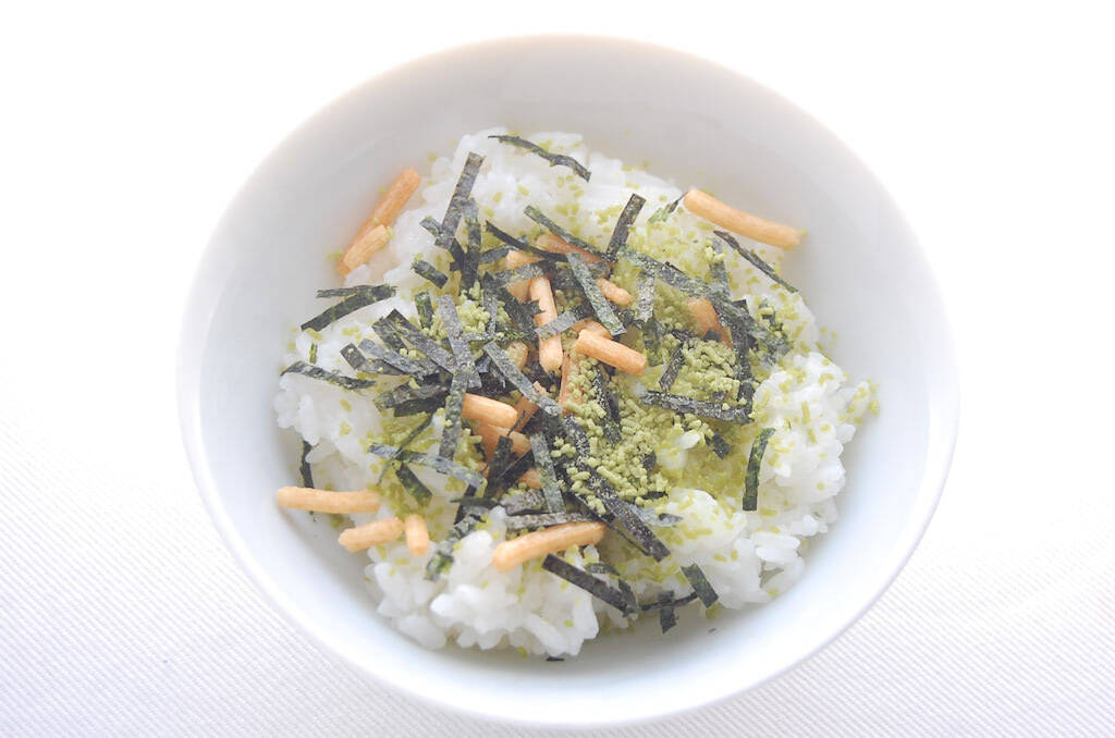 【30年食べ続けた結論】お茶づけ海苔は…納豆オンが一番ウマい！リュウジ流「永谷園」の食べ方に挑戦