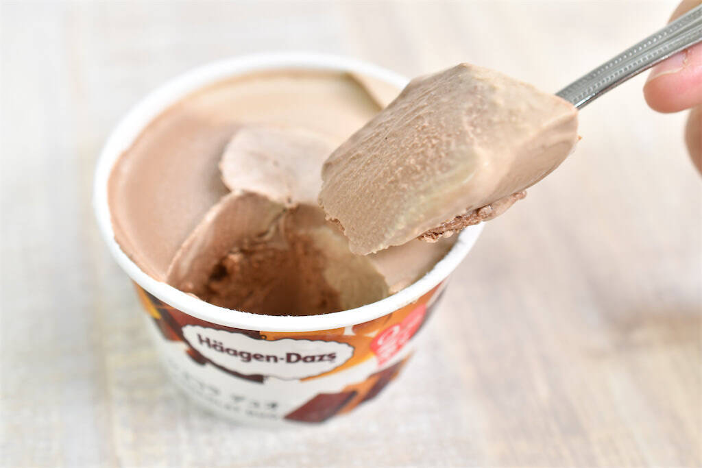 【ハーゲンダッツ新作レポ】まるで生チョコ!?新登場「ガナッシュショコラ」と前作「ショコラデュオ」食べ比べ♪